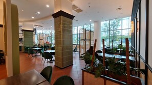 Se sirven almuerzos y cenas