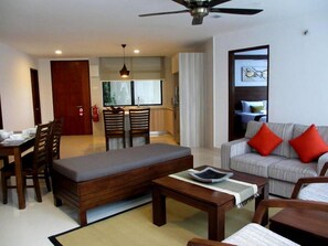 Exclusive Apartment, 2 Bedrooms (Apartment) | Living area