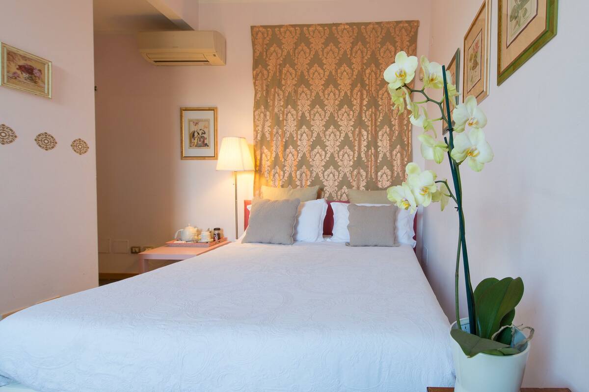 Double Room | Living area | Flat-screen TV