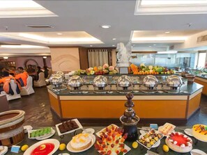 Daily buffet breakfast for a fee - Summit Hotel Subang USJ (Subang Jaya)