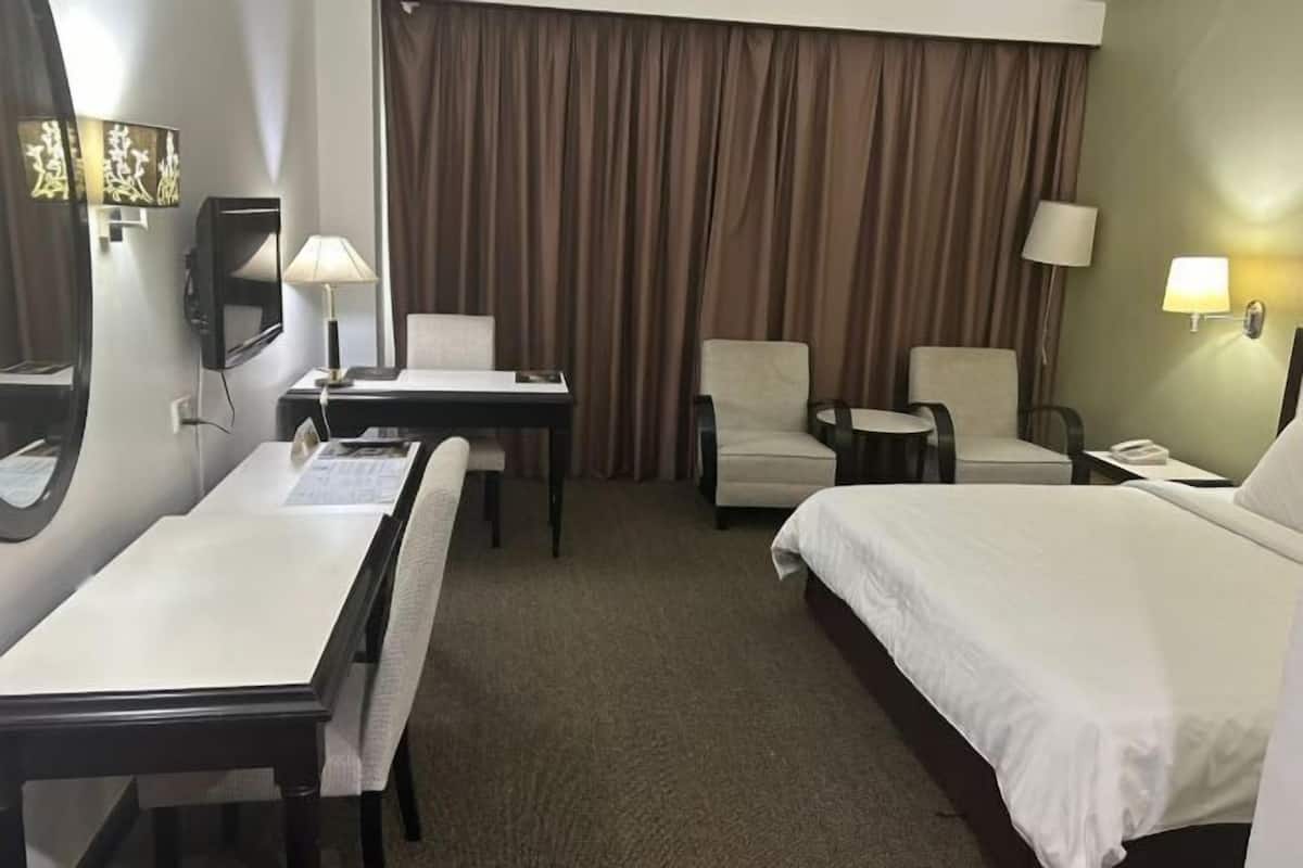 In-room safe, desk, iron/ironing board, free WiFi
