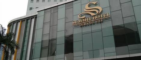 Fachada de la propiedad