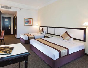 Corporate Deluxe King or Twin | In-room safe, desk, iron/ironing board, free WiFi