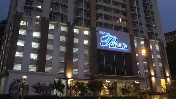 Front of property - evening/night - Peninsula Residence All Suite Hotel (Kuala Lumpur)