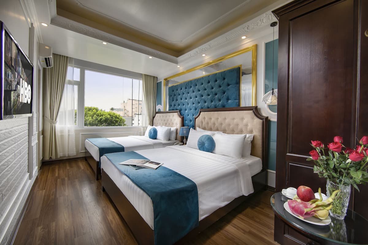 1 bedroom, memory-foam beds, minibar, in-room safe
