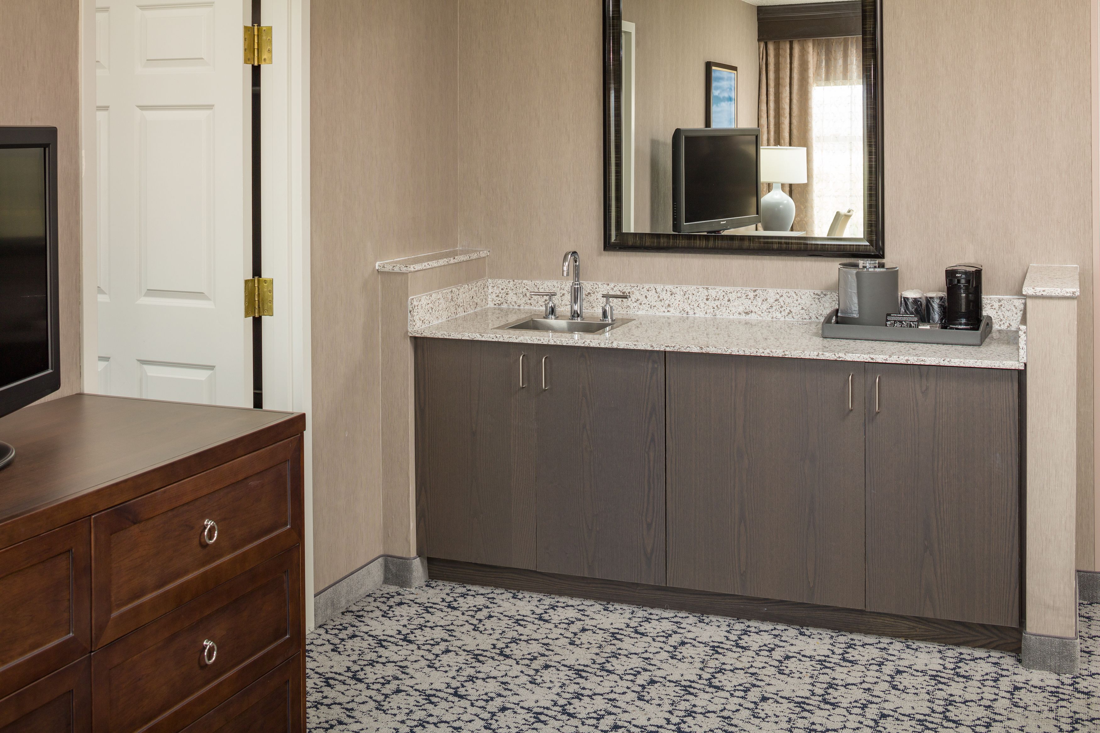 suite, 1 bedroom | coffee and/or coffee maker