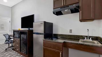 Deluxe-Zimmer, 1 King-Bett, Nichtraucher, Kühlschrank und Mikrowelle