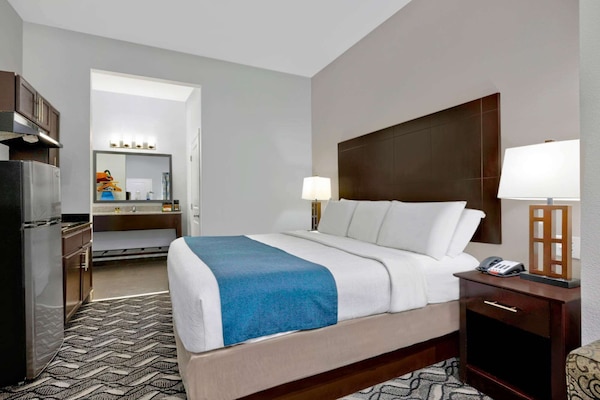 Iron/ironing board, free WiFi, bed sheets, alarm clocks