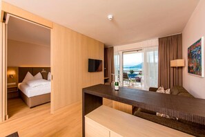Flat-screen TV -  feel good Resort Wörthersee (Krumpendorf am Woerther See)