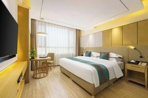 Minibar, in-room safe, iron/ironing board, Internet