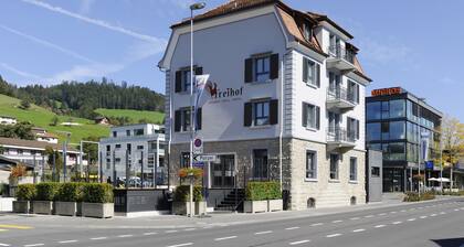 TOP Hotel Freihof Unteraegeri