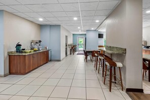 Free daily continental breakfast