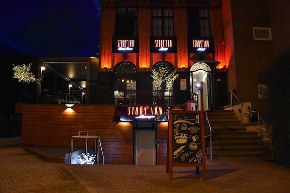 Façade de l’hébergement - soirée/nuit