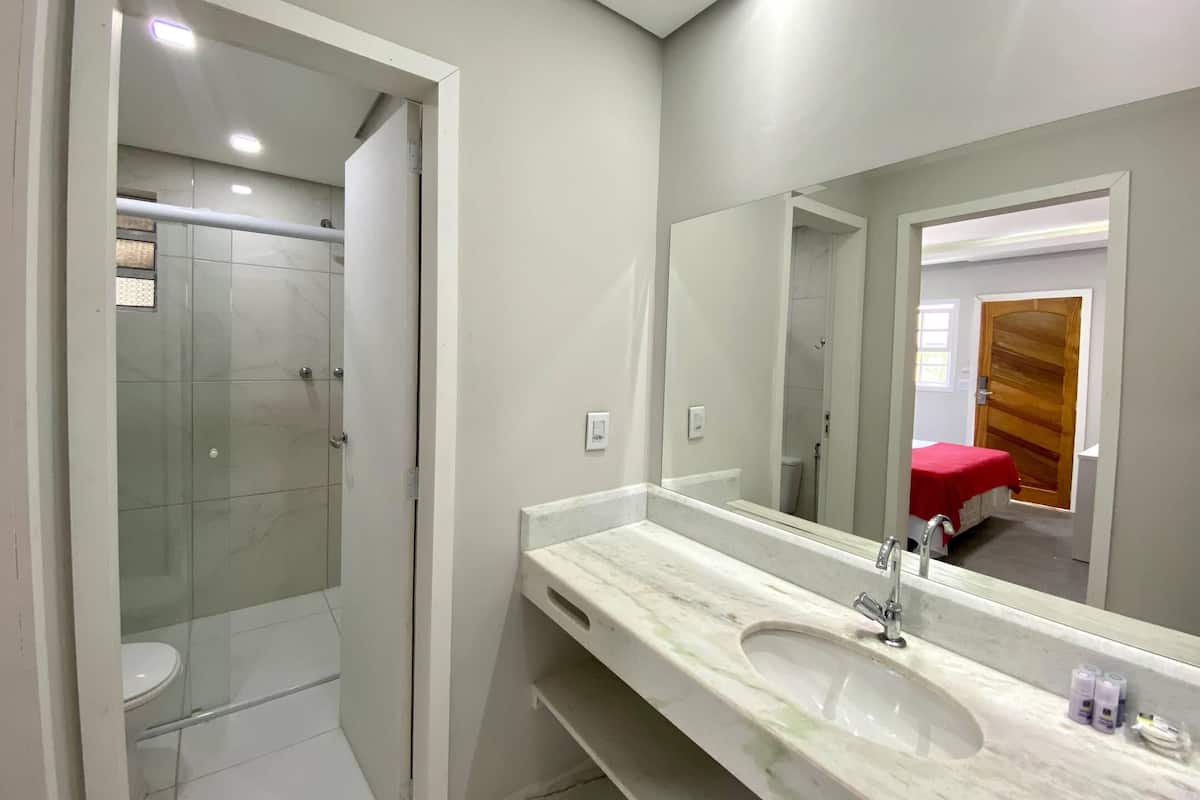 Deluxe Apart Daire | Banyo | Duş, saç kurutma makinesi, havlu