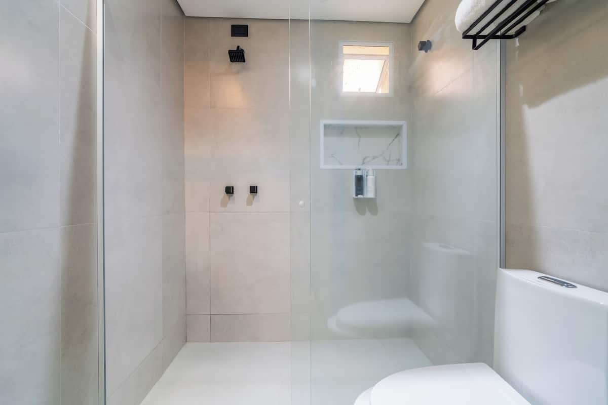 Exclusive Süit, Sıcak Su Küveti | Banyo | Duş, saç kurutma makinesi, havlu