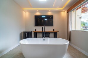 Suite, Bathtub (Glamour) | Minibar, in-room safe, bed sheets - Pousada Villa Del Sol (Paraty)
