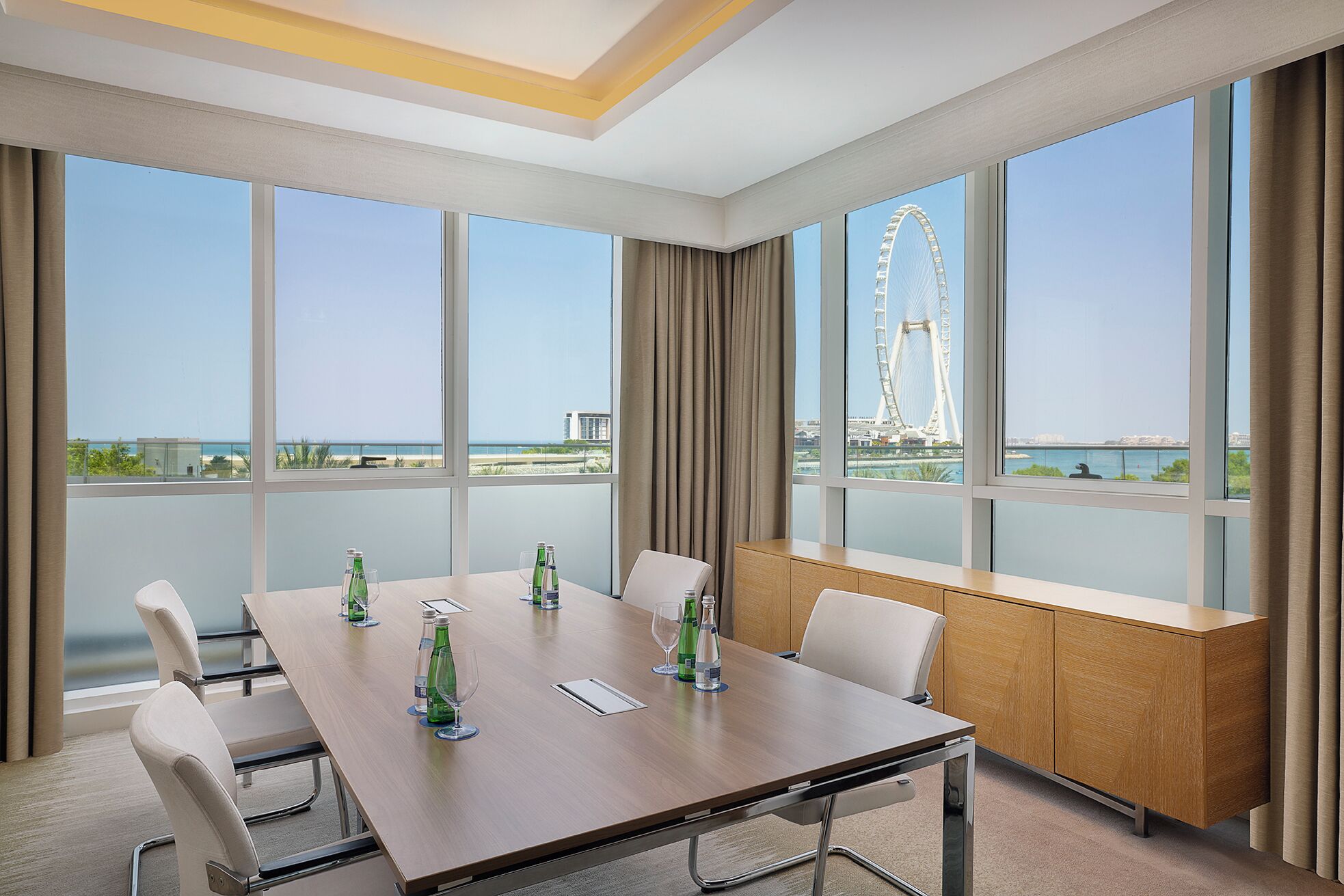 Photo - DoubleTree by Hilton Dubai Jumeirah Beach
