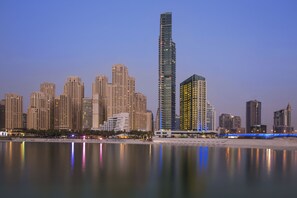 Exterior - DoubleTree by Hilton Dubai - Jumeirah Beach (Dubai)