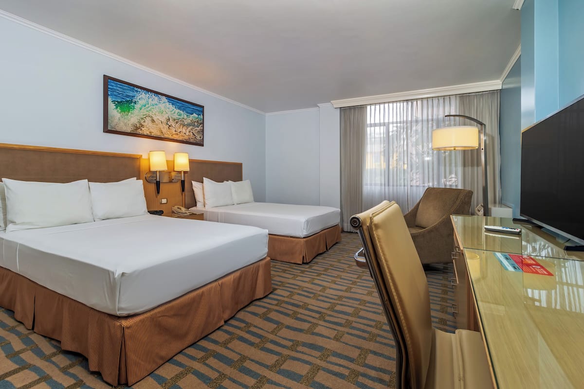 Minibar, caja fuerte, escritorio y espacio para trabajar con un portátil