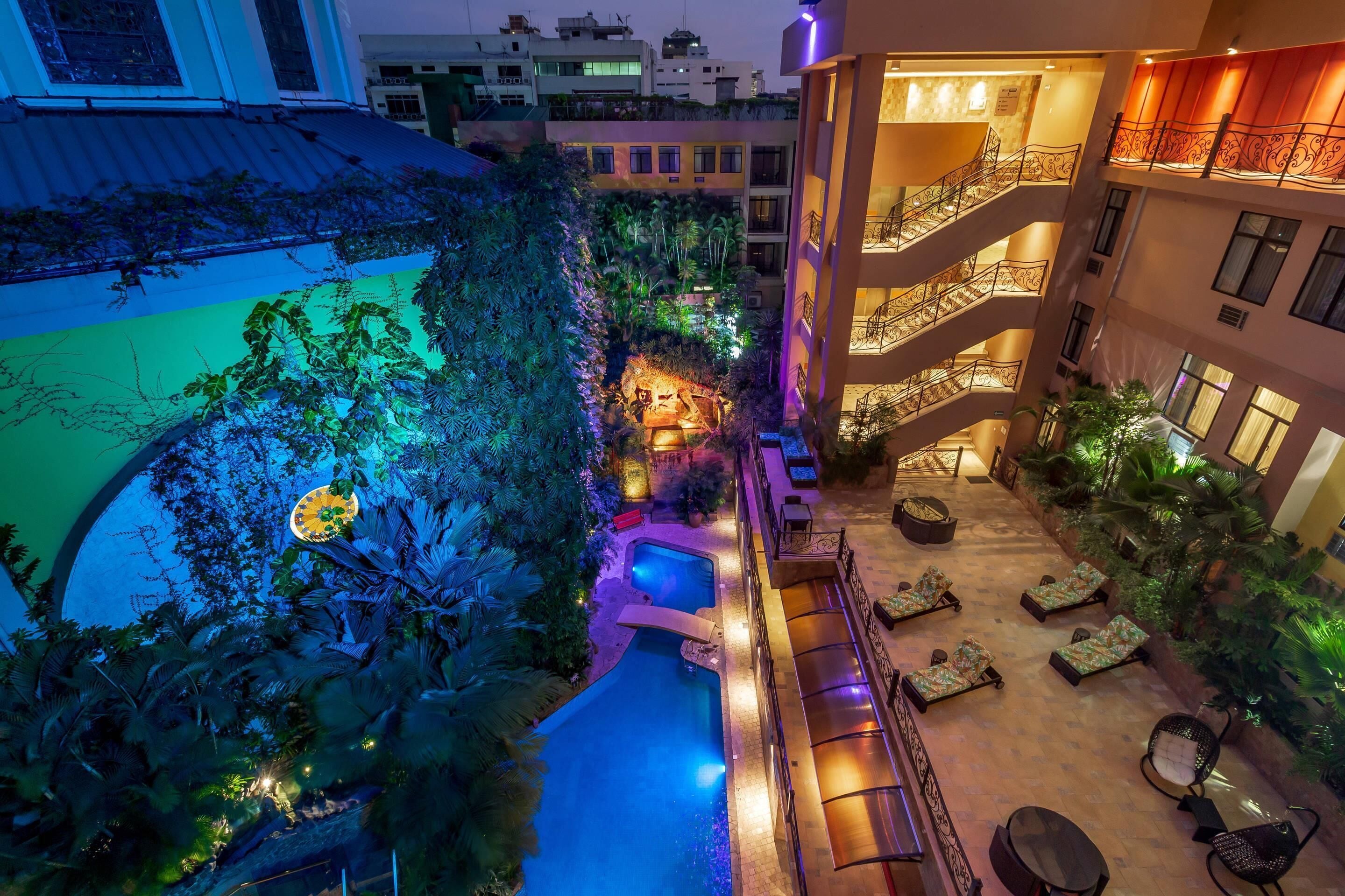 Outdoor pool, open 8:00 AM to 9:00 PM, pool loungers