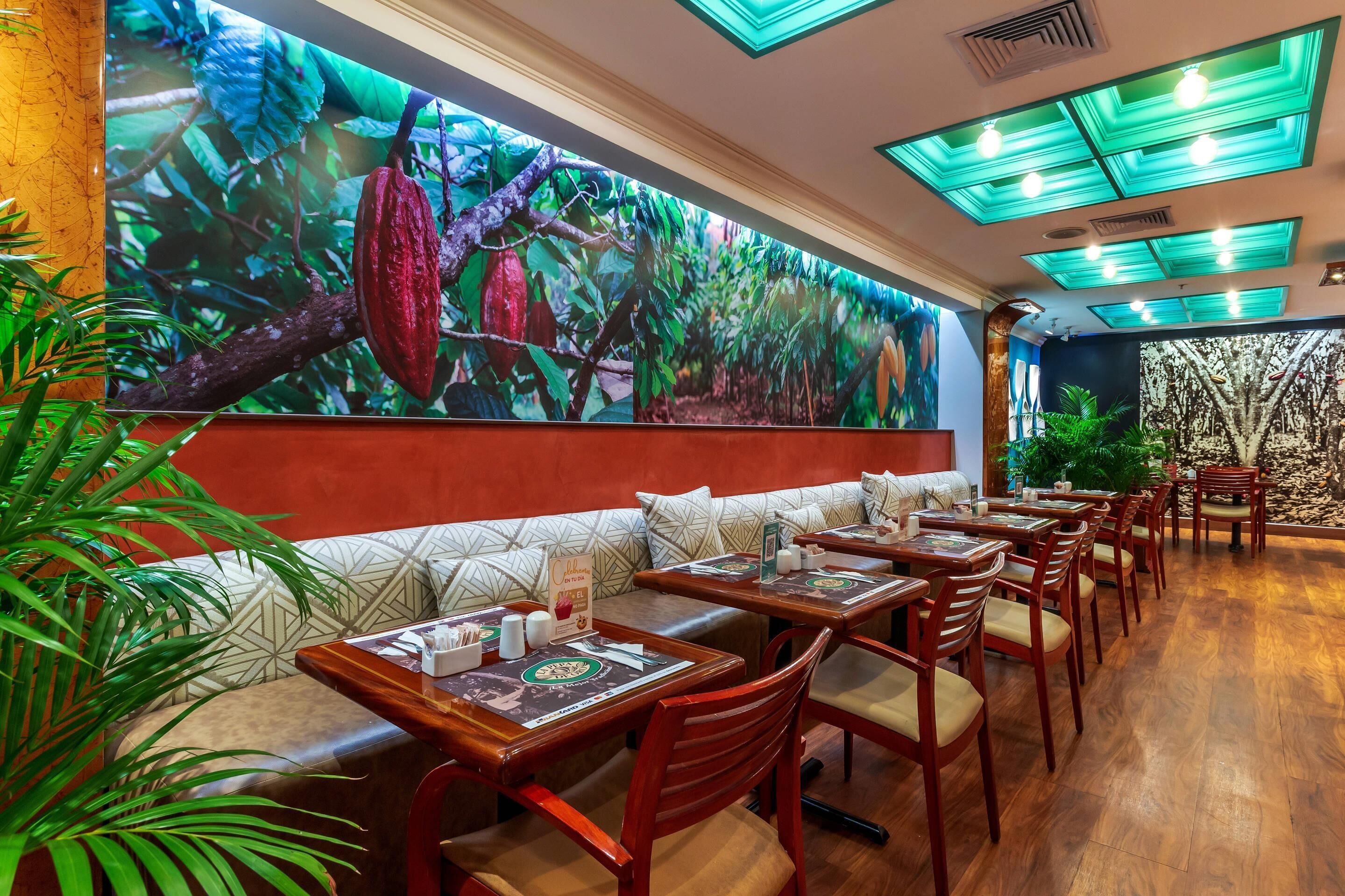 Breakfast, lunch, dinner served; international cuisine, pool views 