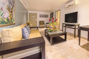 Suite, 2 lits doubles, non-fumeurs | 1 chambre, minibar, coffres-forts dans les chambres, bureau