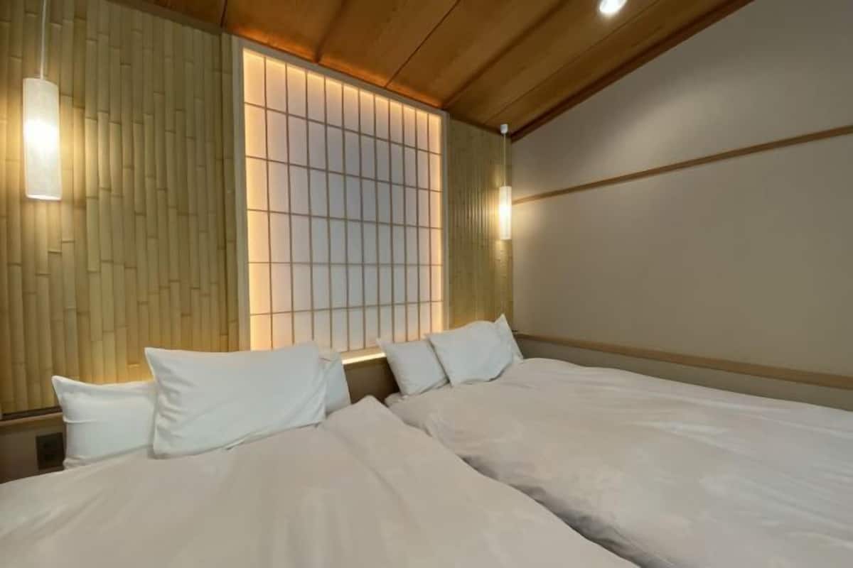 Minibar, in-room safe, free WiFi, bed sheets
