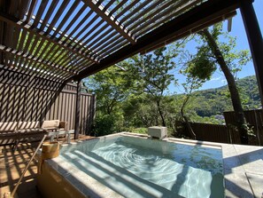 Habitación tradicional con 2 camas individuales, no fumadores (KAGUYAMA, Open Air Bath) | Baño | Artículos de higiene personal gratuitos, secador de pelo y zapatillas