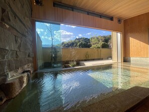 Public bath - Yugawara Spa Ryokan Ashikari (Yugawara)