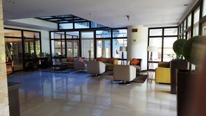 Lobby sitting area - Joy Residence (Koh Samui)