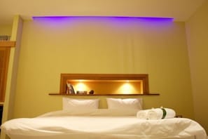 Standard Room | In-room safe, desk, free WiFi, bed sheets - Suanmali Samui (Koh Samui)