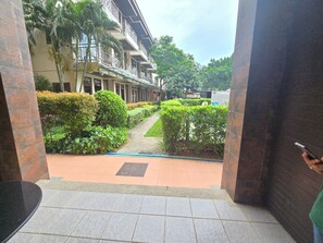 Deluxe Room | Desk, laptop workspace, free WiFi, bed sheets
