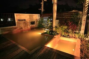 حمّام سباحة خارجي