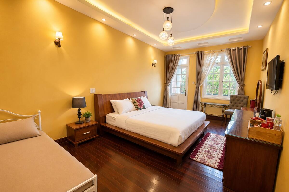 Deluxe Room (Orchid) | Down comforters, pillowtop beds, minibar (some free items), in-room safe