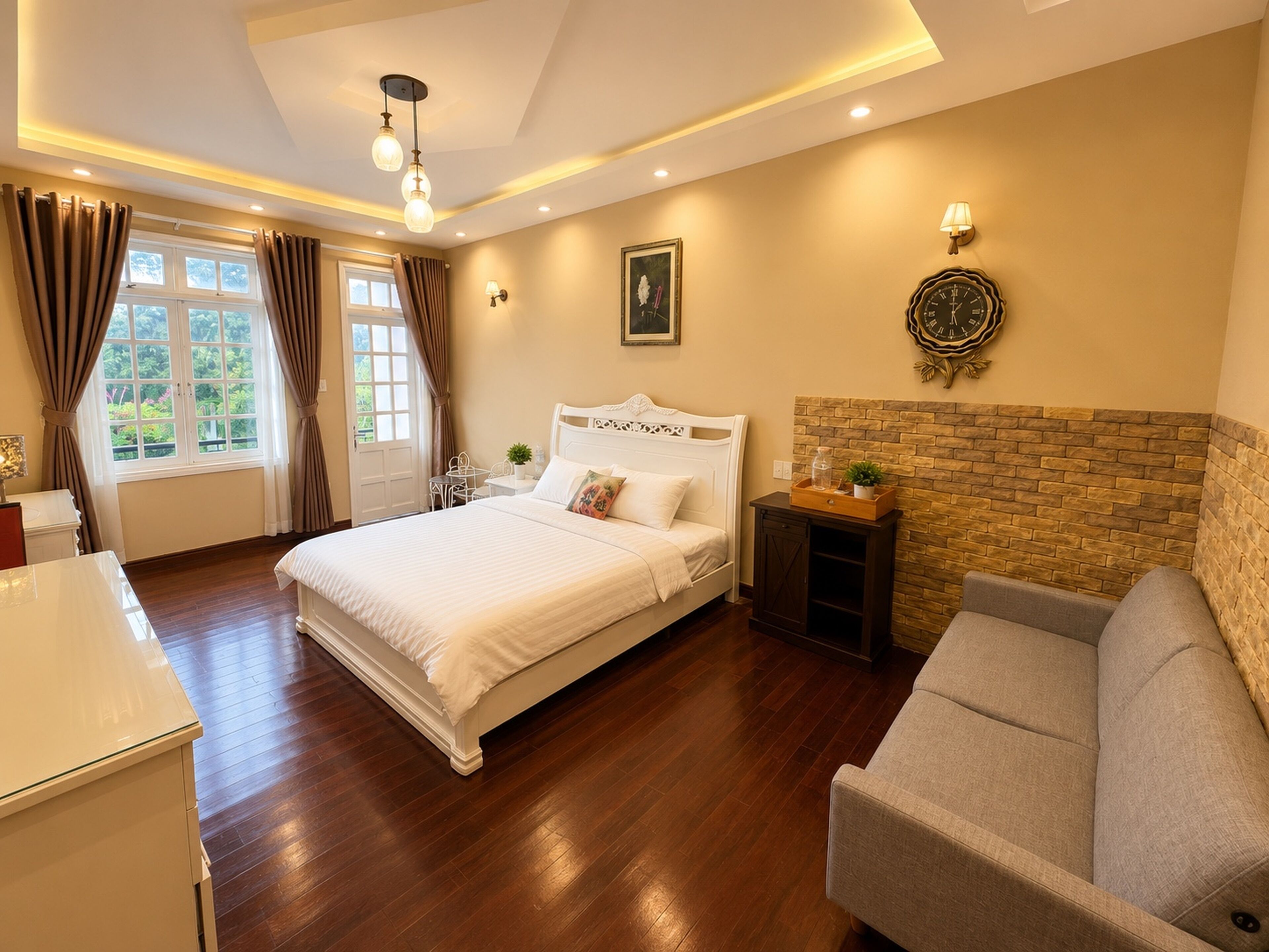  Deluxe Room (Lavender) | Down comforters, pillowtop beds, free minibar items, in-room safe