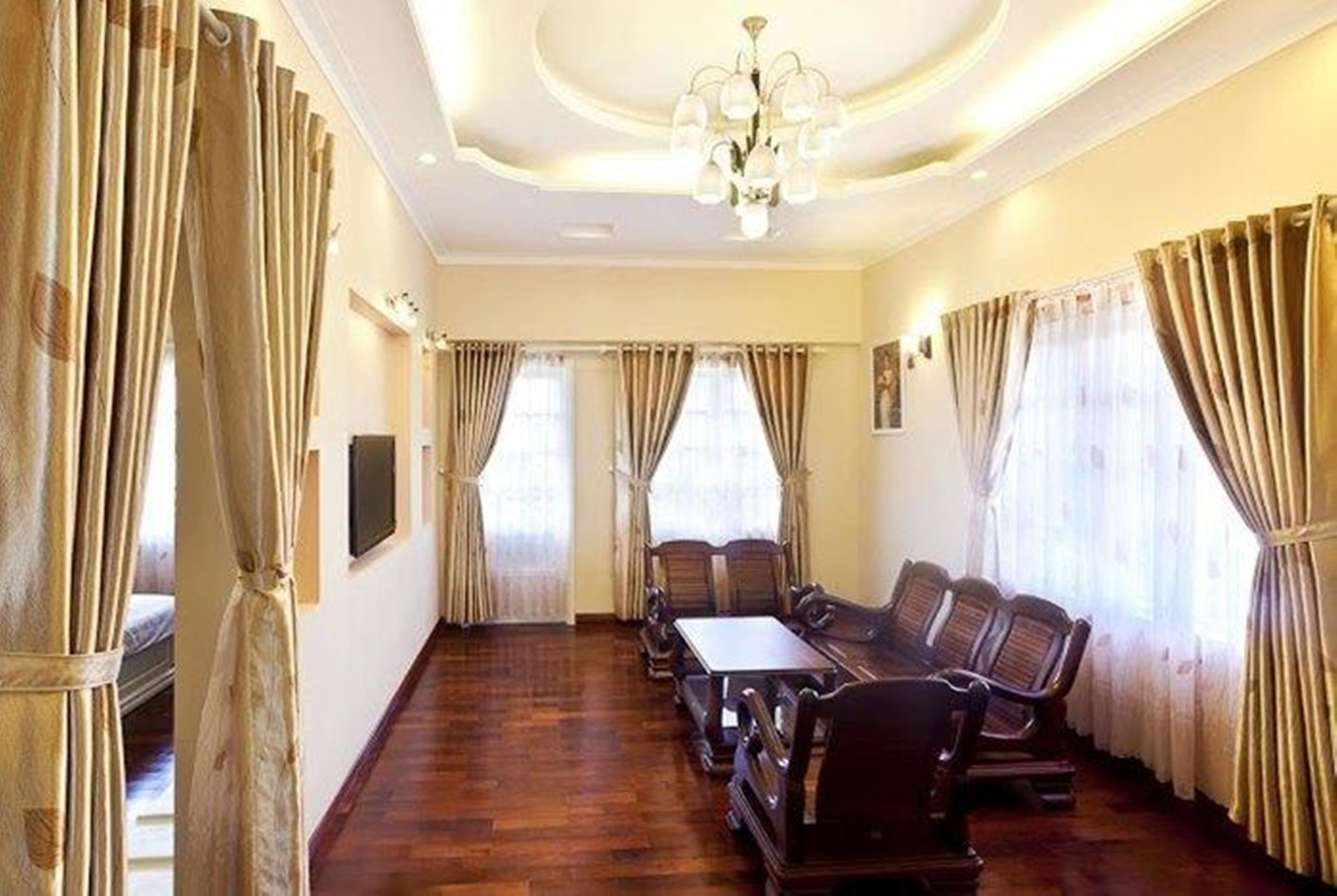 premium bedding, down duvets, minibar, in-room safe