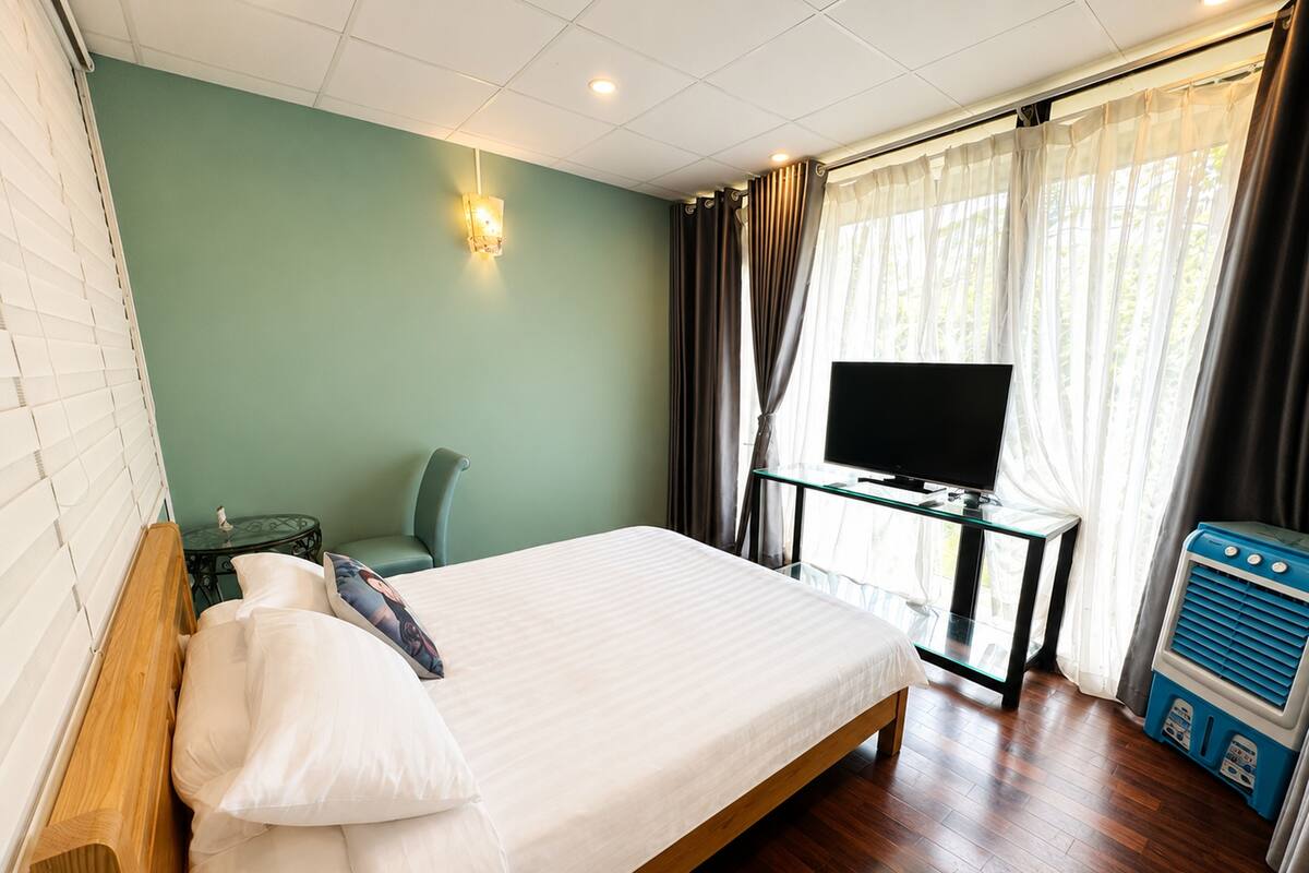 Signature Family Suite (Rose) | Down comforters, pillowtop beds, minibar (some free items), in-room safe
