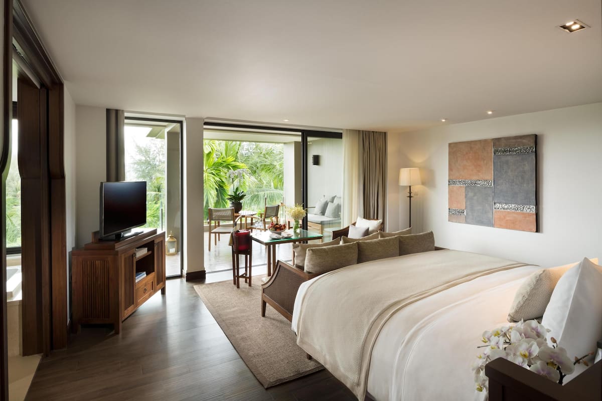 Deluxe Layan Suite | Biancheria da letto ipoallergenica, copriletto in piuma, minibar