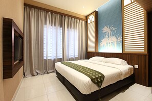 In-room safe, free WiFi, bed sheets