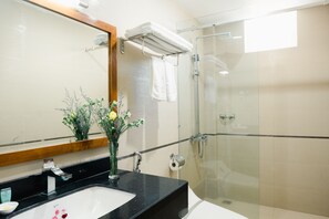 Minibar, soundproofing, free WiFi - Truong Son Tung 2 Hotel (Da Nang)