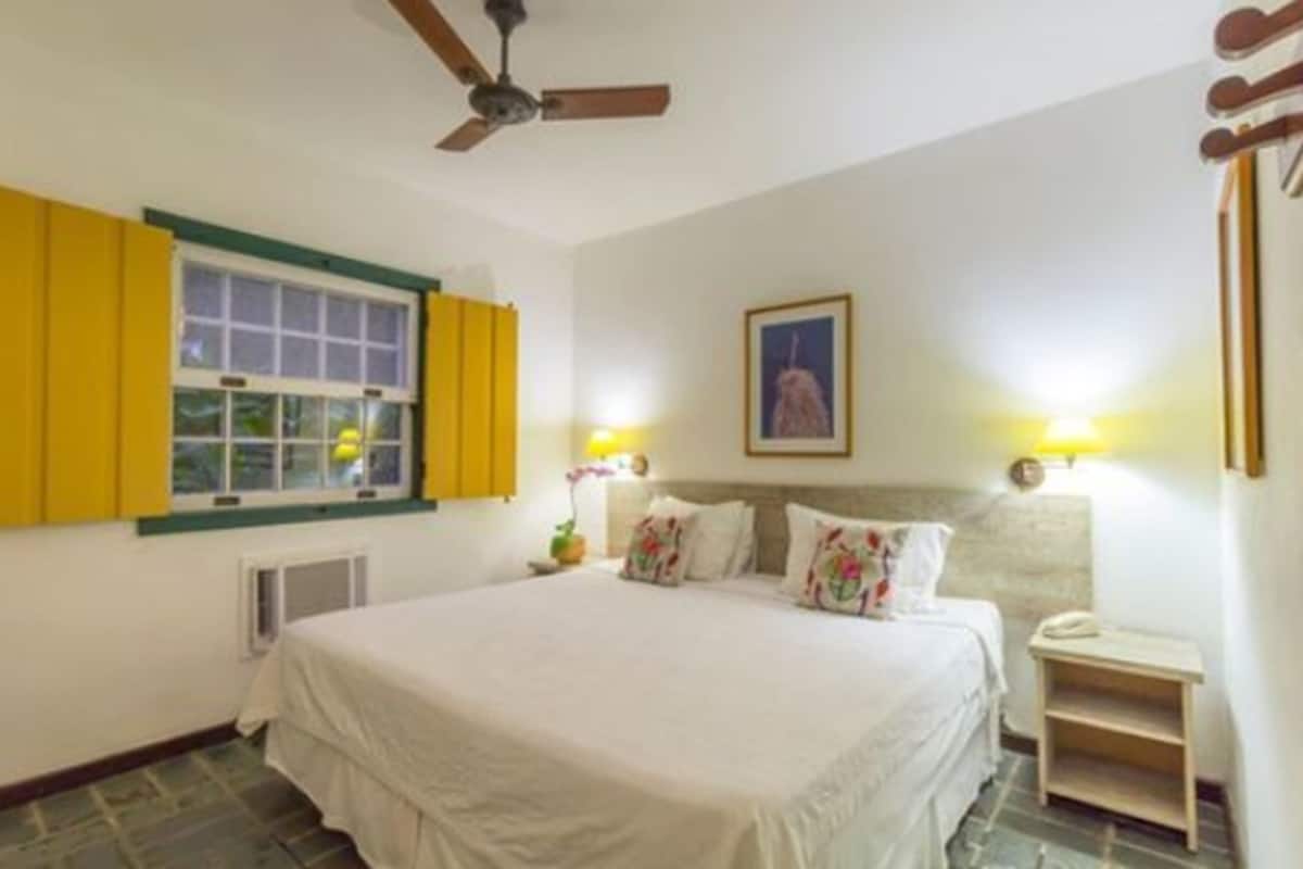 Standard Double or Twin Room | Minibar, in-room safe, free WiFi, bed sheets