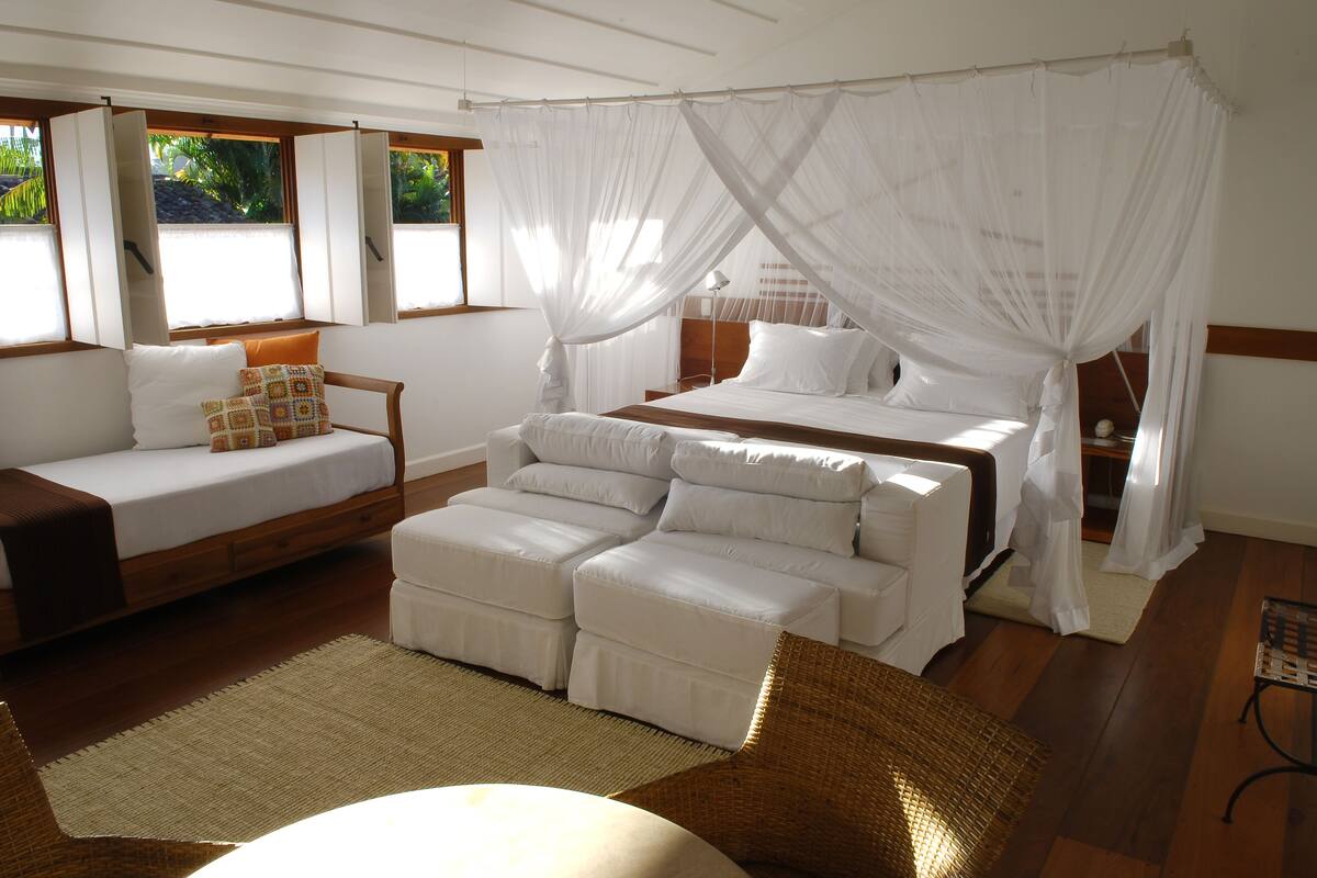 Egyptian cotton sheets, premium bedding, free minibar, in-room safe