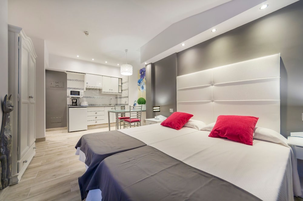 Hotel Sun Holidays by null