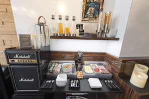 Desayuno buffet todos los días (con cargo)