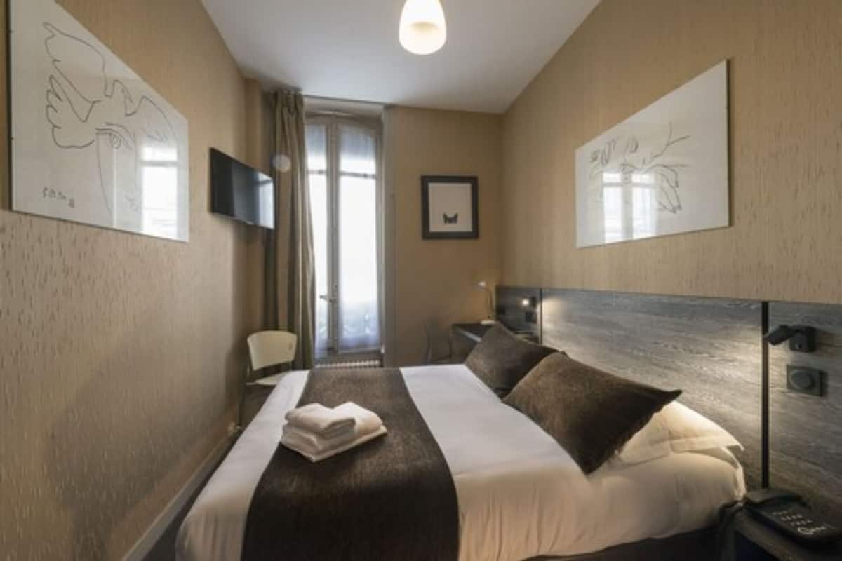 Standard Double Room, 1 Double Bed | In-room safe, individually decorated, individually furnished, desk