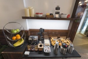 Daily buffet breakfast for a fee - Hôtel de Paris (Lyon)