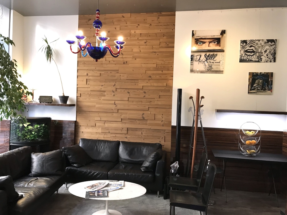 Hôtel de Paris by null