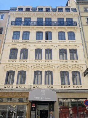 Fachada da propriedade