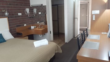 Standard Queen Room (1 Queen bed) | Desk, laptop workspace, iron/ironing board, free WiFi