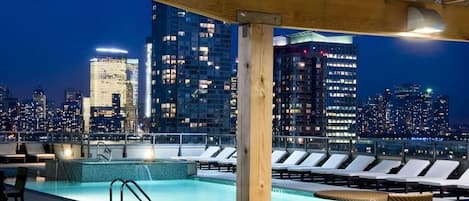 Piscine extérieure (ouverte en saison)